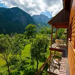 Otel Gegest 4*