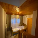 Gegest 4*